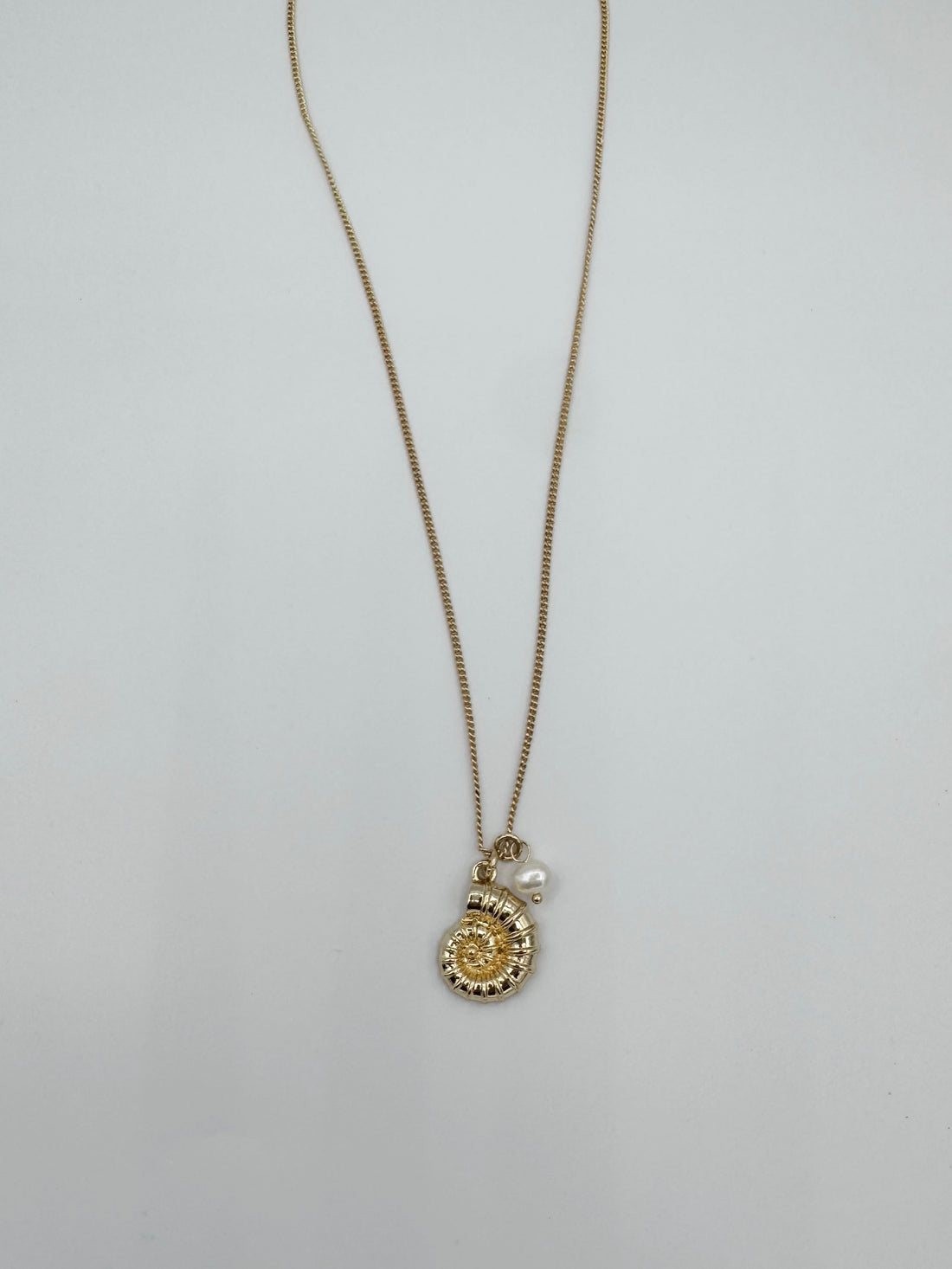 Shell Pearl Necklace